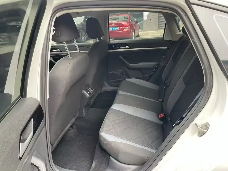 Volkswagen Lavida facelift 1.5L automatic 5 million version 2023 — миниатюра 3