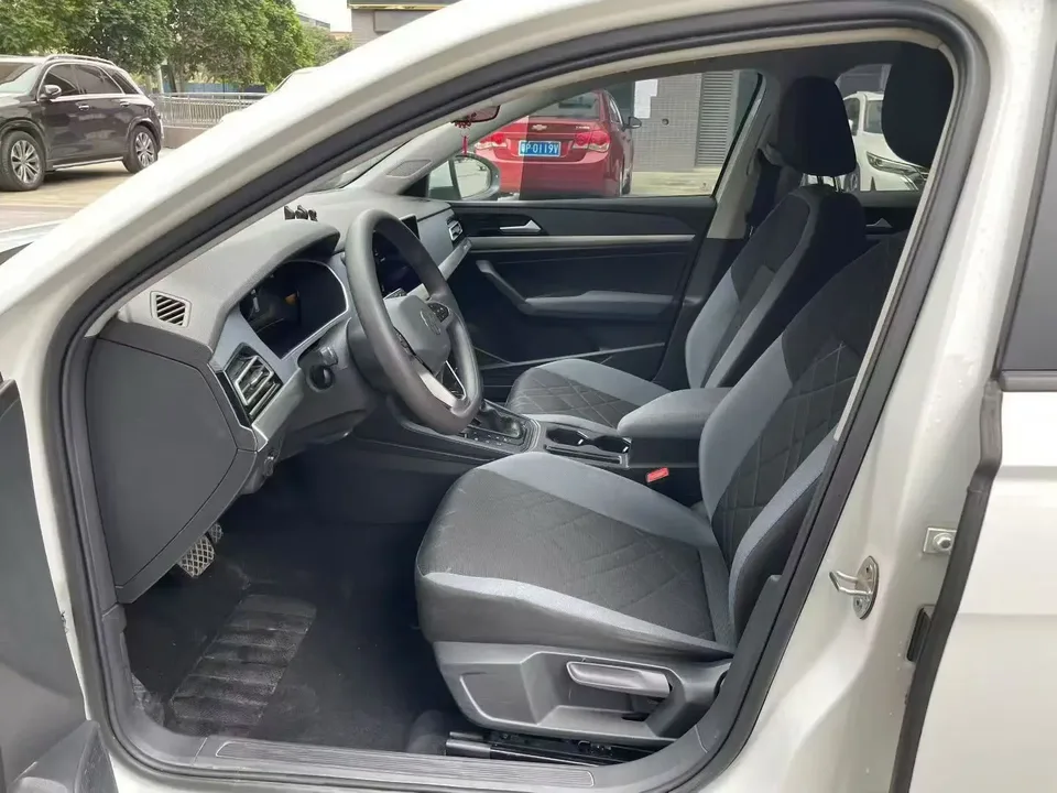 Volkswagen Lavida facelift 1.5L automatic 5 million version 2023 — миниатюра 5