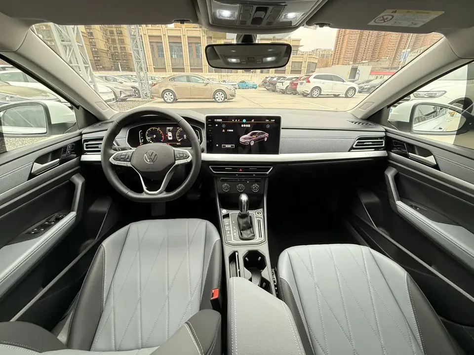Volkswagen Lavida facelift 1.5L automatic 5 million version 2023 — миниатюра 3