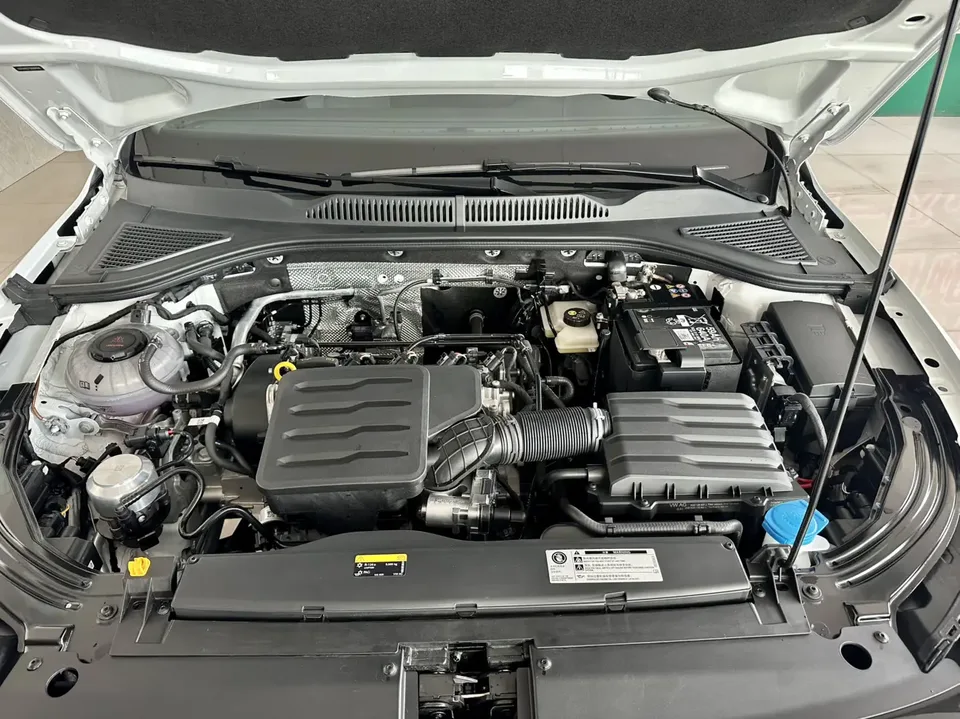 Volkswagen Lavida Lavida 2024 1.5L Automatic 5 Million Edition 2025 — миниатюра 5