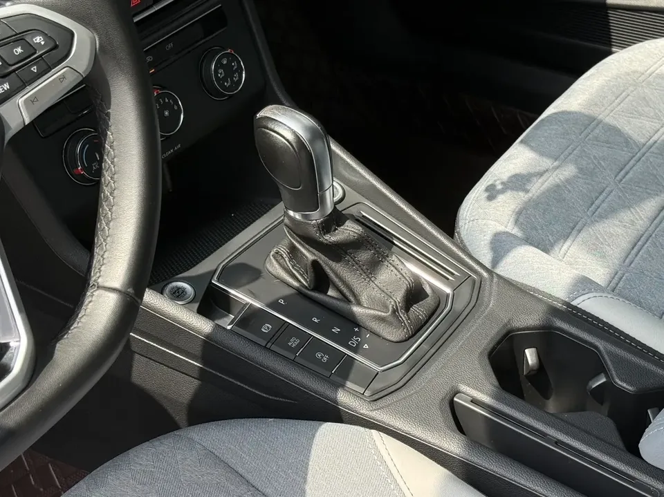 Volkswagen Lavida facelift 1.5L automatic full version 2022 — миниатюра 3