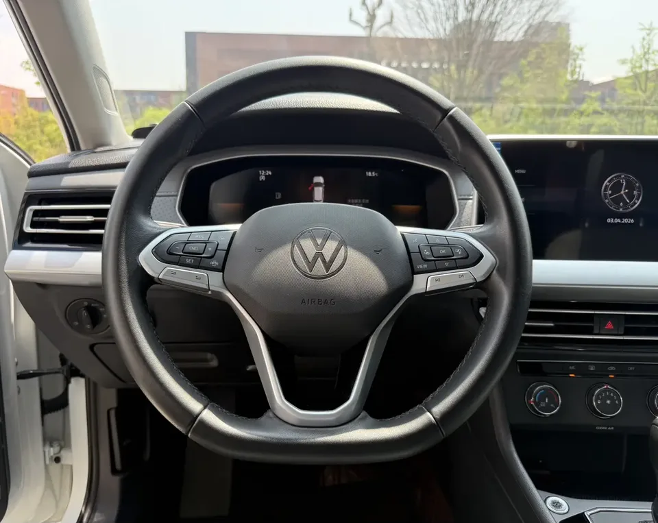 Volkswagen Lavida facelift 1.5L automatic full version 2022 — миниатюра 5