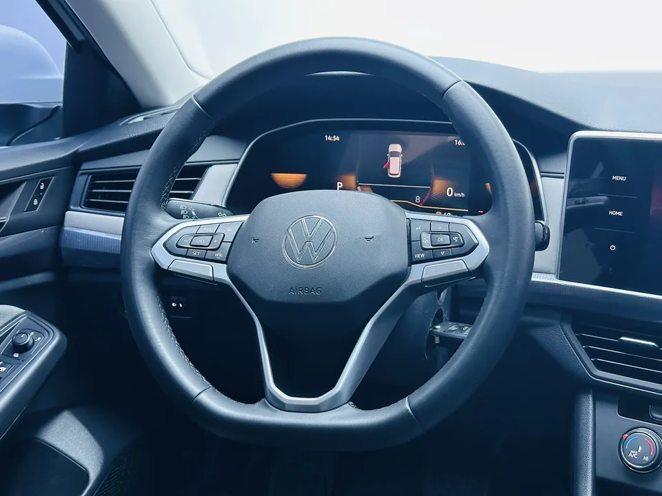 Volkswagen Bora Bora 2023 1.5L Automatic Limited Edition 2023 — миниатюра 4