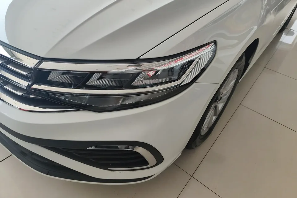 Volkswagen Bora Bora 2023 1.5L Automatic Limited Edition 2023 — миниатюра 4