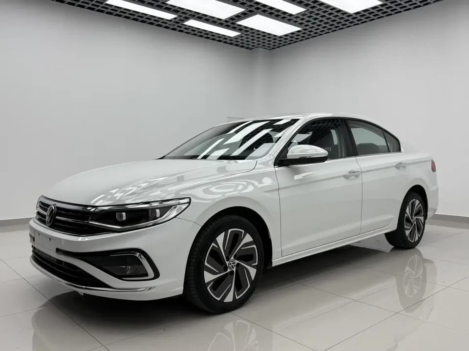 Volkswagen Bora Bora 2023 200TSI DSG Intelligent Driving PRO Edition 2022 — photo 1, buy with delivery to Moscow