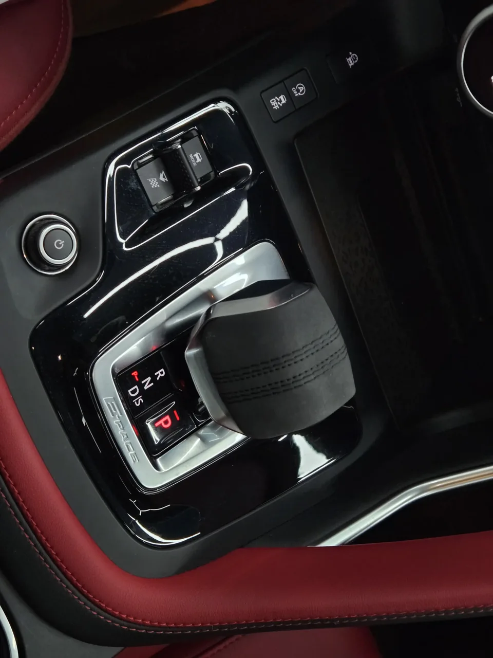 Jaguar E-Pace Jaguar E-PACE 2024 R-DYNAMIC SE BLACK 2024 — миниатюра 5