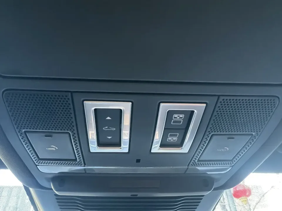 Jaguar XEL Jaguar XEL 2024 2.0T 250PS R-DYNAMIC S Progressive Sports Edition 2023 — thumbnail 3