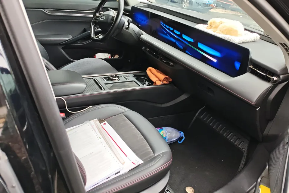 Ford Mondeo facelift EcoBoost 245 luxury model 2024 — миниатюра 3