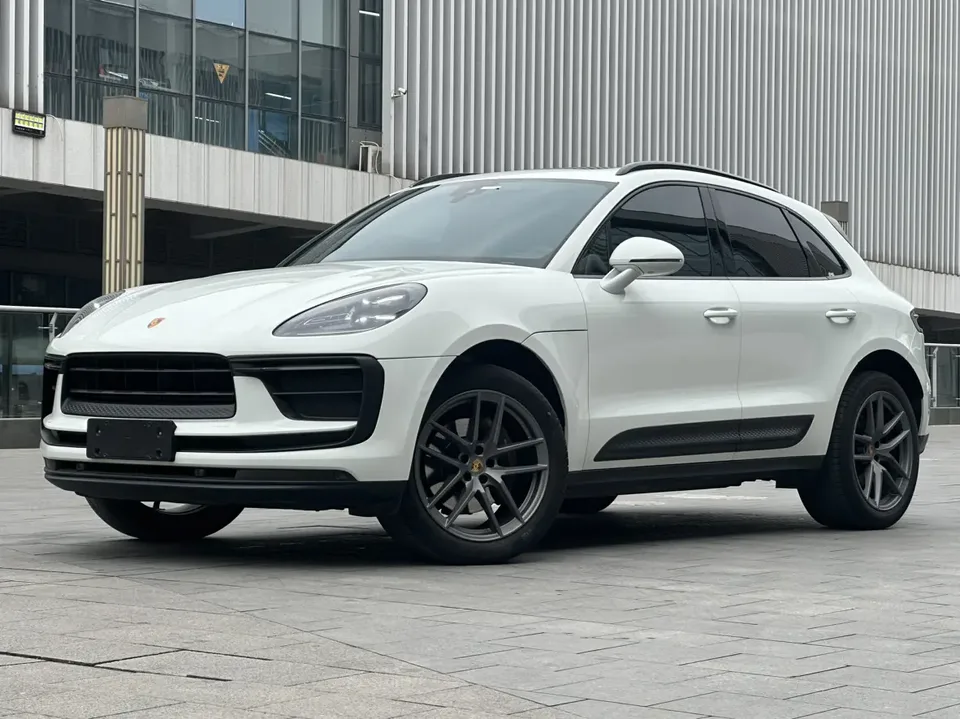 Porsche Macan Macan 2022 Macan 2.0T 2023 — photo 1, buy with delivery to Moscow