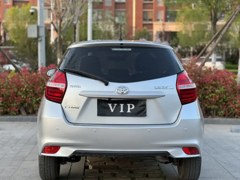 Toyota Yaris L Yaris L 2022 YARiS L 2022 1.5L CVT luxury PLUS version 2022 — thumbnail 2