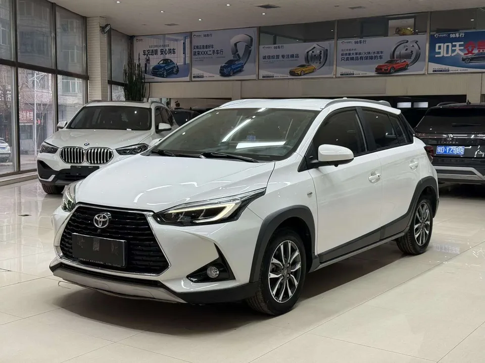 Toyota Yaris L 2023