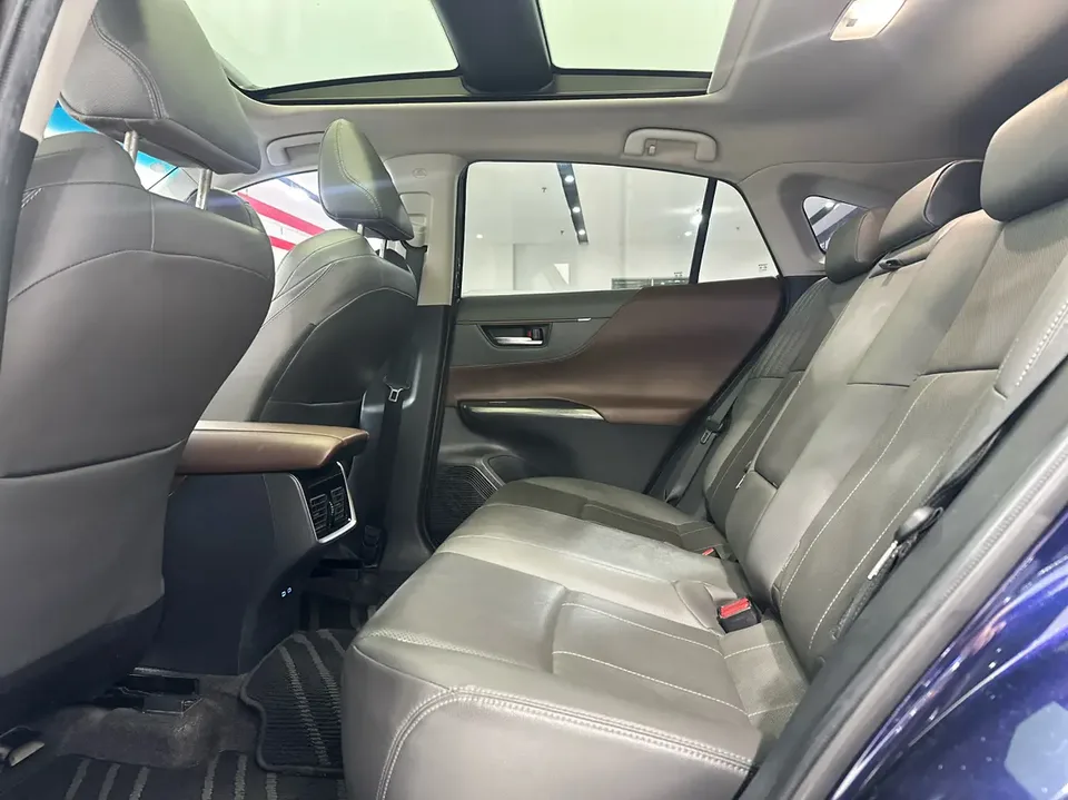 Toyota HARRIER Lingfang Harrier 2022 2.0L CVT 2WD Premium Edition 2022 — миниатюра 3