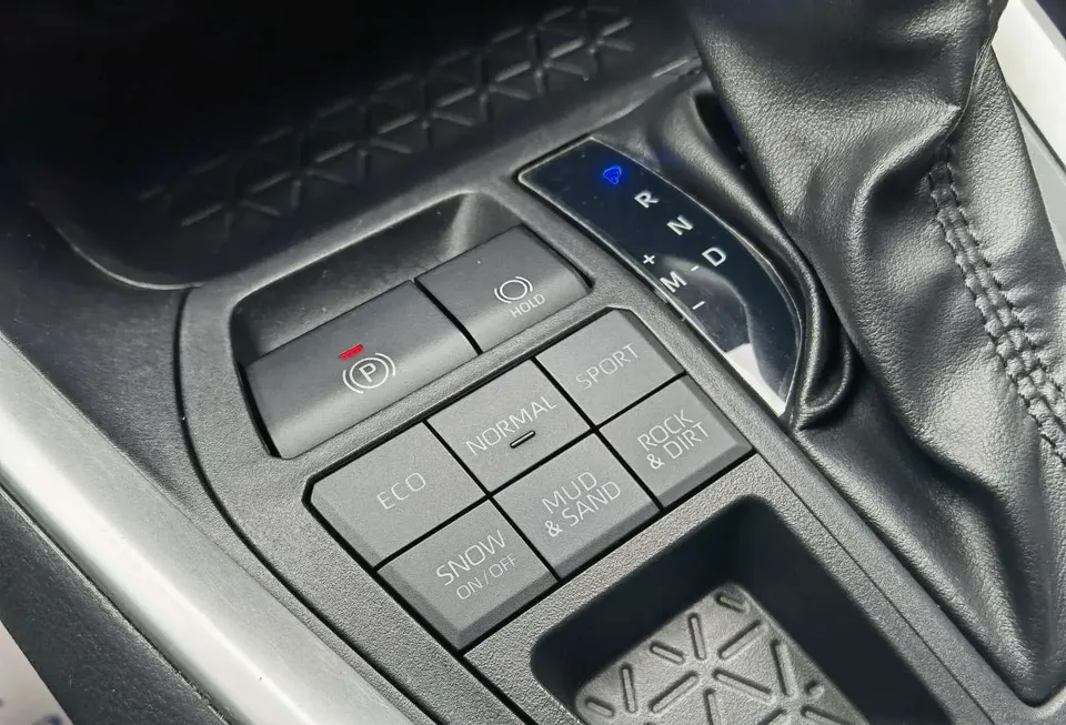 Toyota Willanda 2.0L four-wheel drive luxury PLUS version 2024 — миниатюра 3