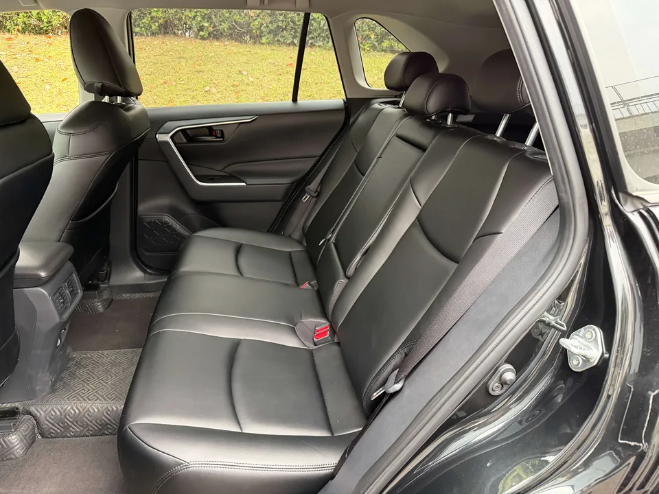 Toyota RAV4 2.0L CVT 2WD Urban Edition 2024 — миниатюра 4