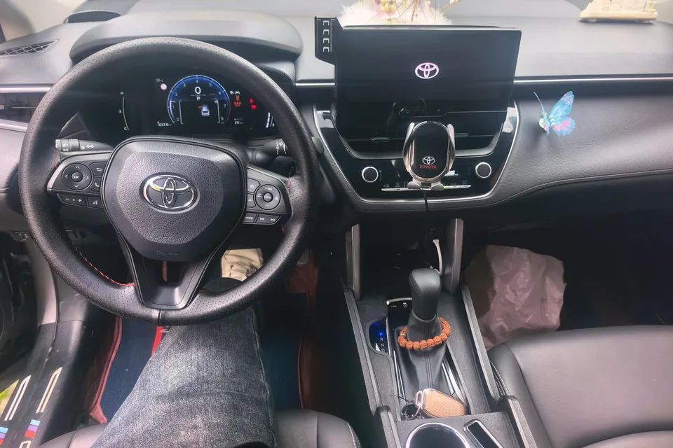 Toyota CorollaCross 2.0L CVT Elite Edition 2024 — миниатюра 4