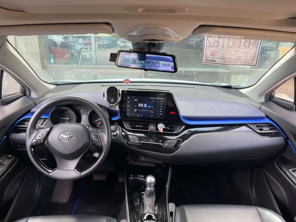 Toyota C-HR C-HR 2021 2.0L Luxury Edition 2022 — thumbnail 3