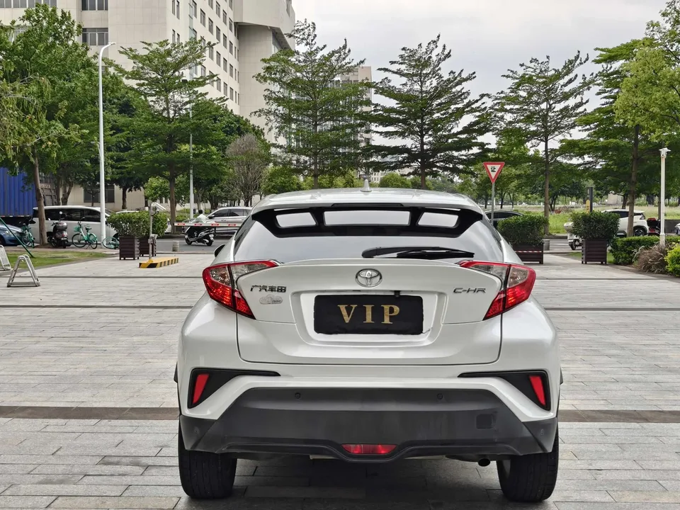 Toyota C-HR 2.0L Elite Edition 2022 — миниатюра 2