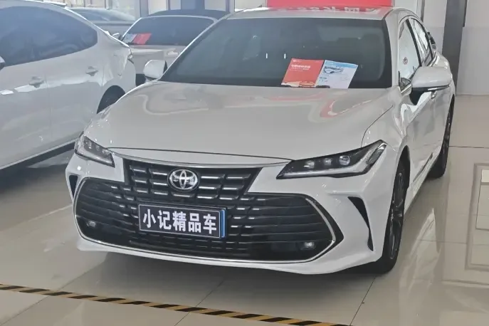 Toyota Avalon Avalon 2.0L XLE Premium Edition 2023 — миниатюра 3