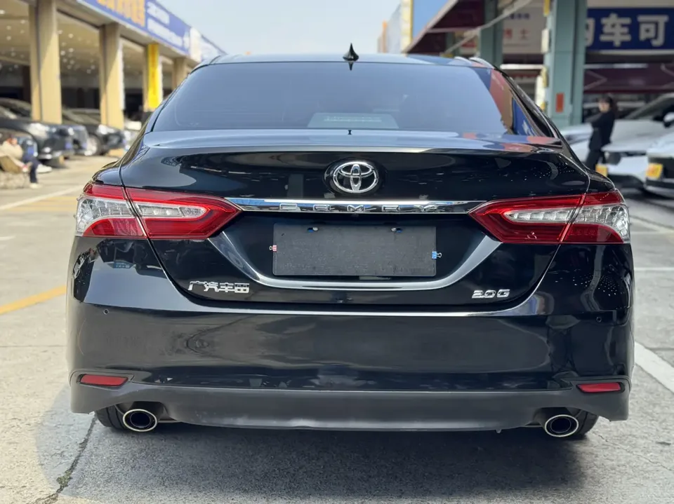 Toyota Camry 2.0G Deluxe Edition 2022 — миниатюра 2