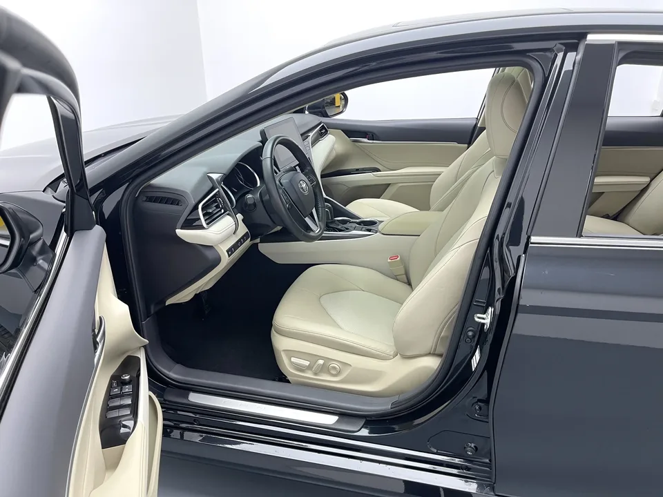 Toyota Camry 2.0G Deluxe Edition 2023 — миниатюра 4