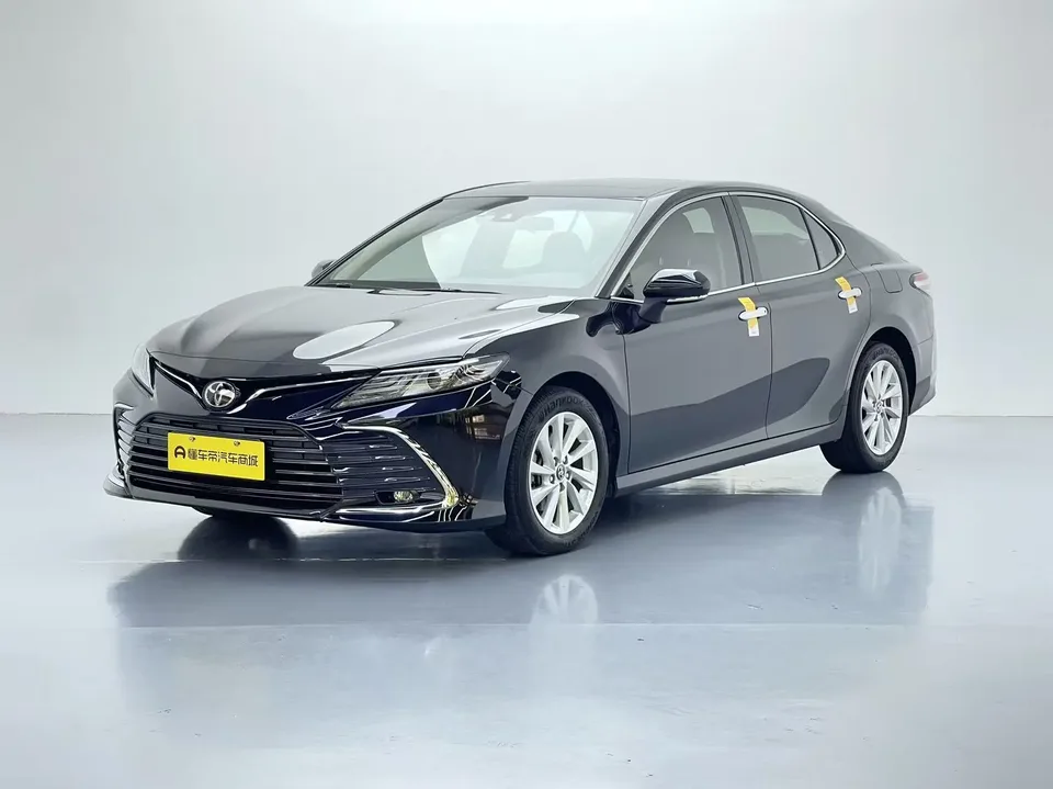 Toyota Camry 2.0G Deluxe Edition 2023 — фото 1, купить с доставкой в Москву
