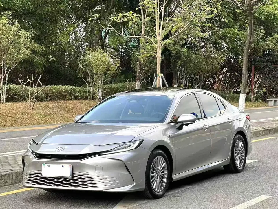 Toyota Camry 2025