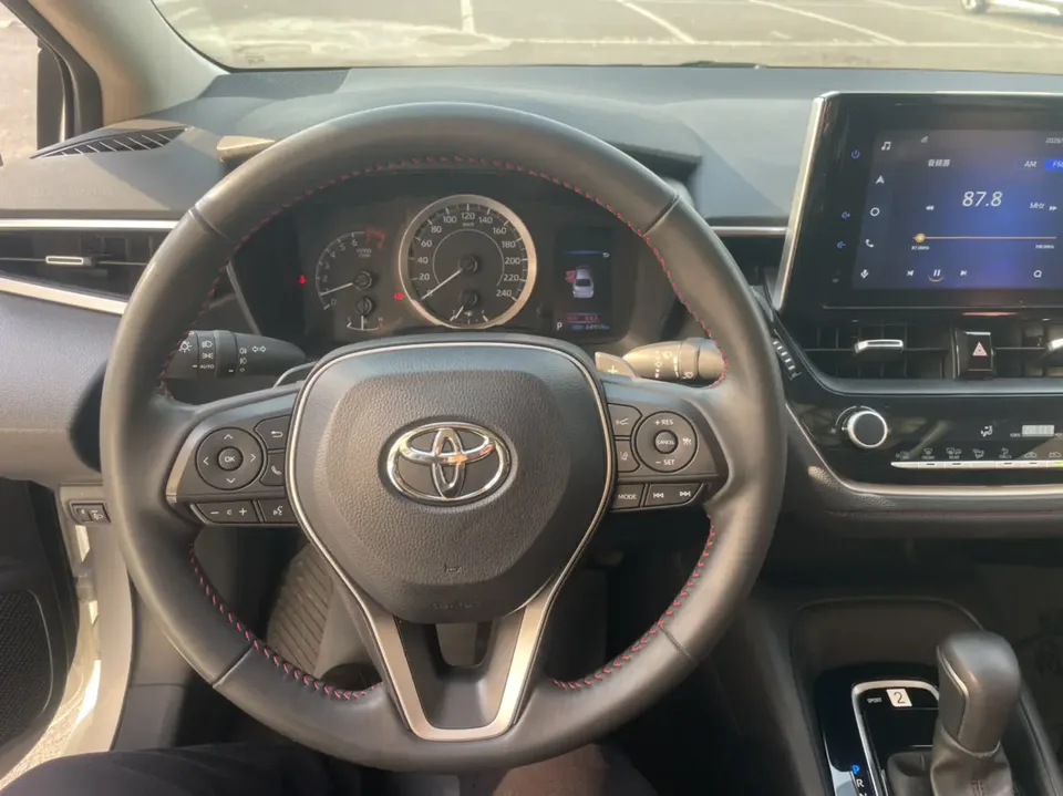 Toyota Corolla 1.5L CVT GR SPORT sports version 2022 — миниатюра 4
