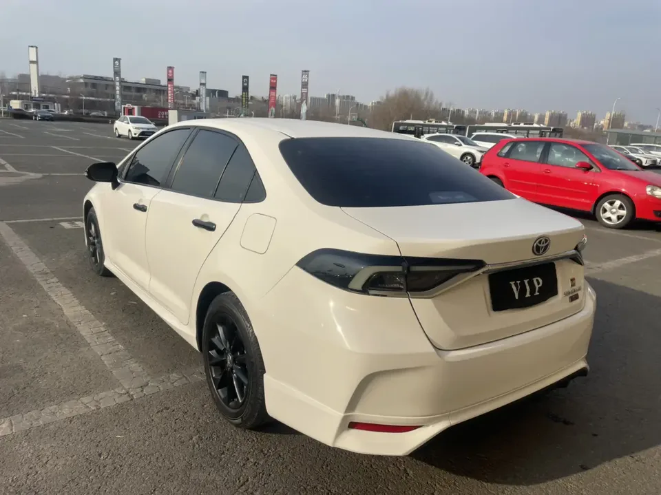Toyota Corolla 1.5L CVT GR SPORT sports version 2022 — миниатюра 5