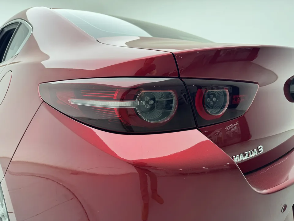 Mazda Axela 2.0L automatic quality version 2023 — миниатюра 2