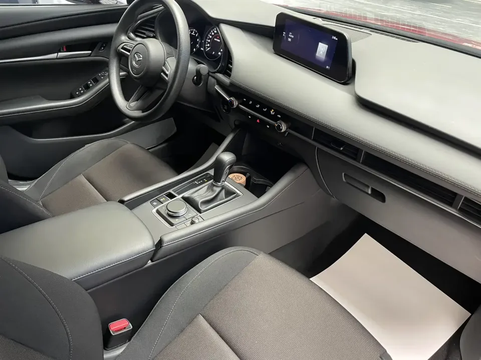 Mazda Axela 2.0L Automatic Quality Edition 2023 — миниатюра 3
