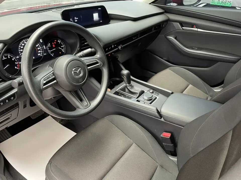 Mazda Axela 2.0L Automatic Quality Edition 2023 — миниатюра 4