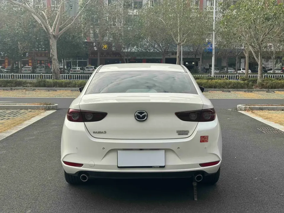 Mazda Axela 2.0L Automatic Elegant Edition 2023 — миниатюра 2