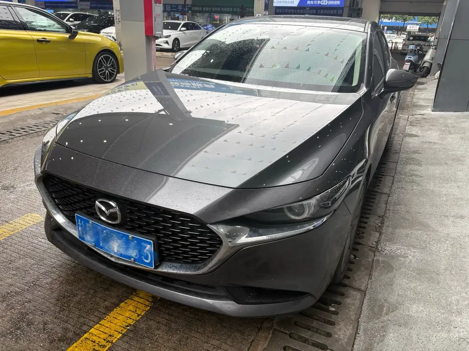 Mazda Axela Mazda3 Angkesela 2023 2.0L Automatic Quality Edition 2024 — photo 1, buy with delivery to Moscow