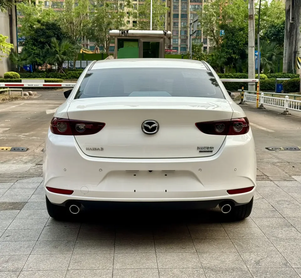 Mazda Axela 2.0L Automatic Elegant Edition 2023 — миниатюра 2