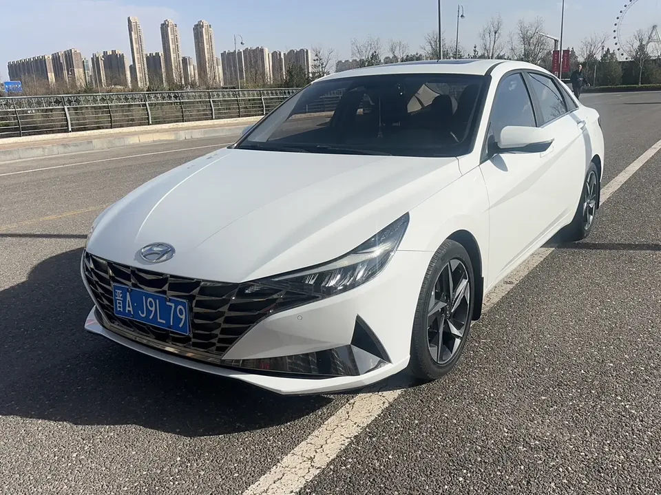 Hyundai Elantra 2022