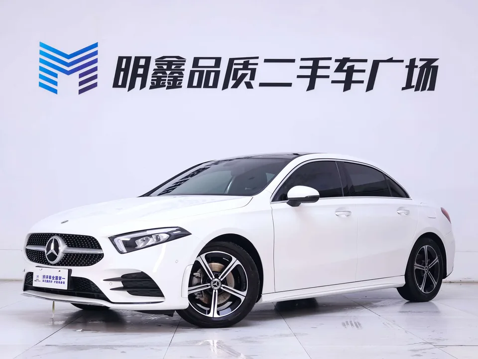 Mercedes-Benz Mercedes Benz A Class second facelift A 200 L sports sedan fashion version 2023 — миниатюра 3