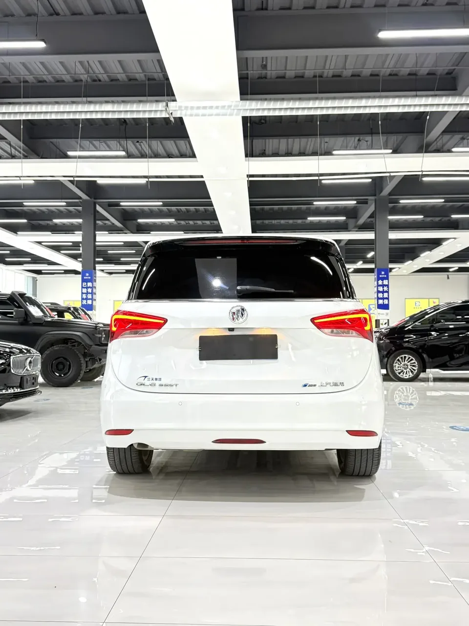 Buick GL6 Buick GL6 2021 323T mild hybrid interconnected premium model 2023 — миниатюра 2