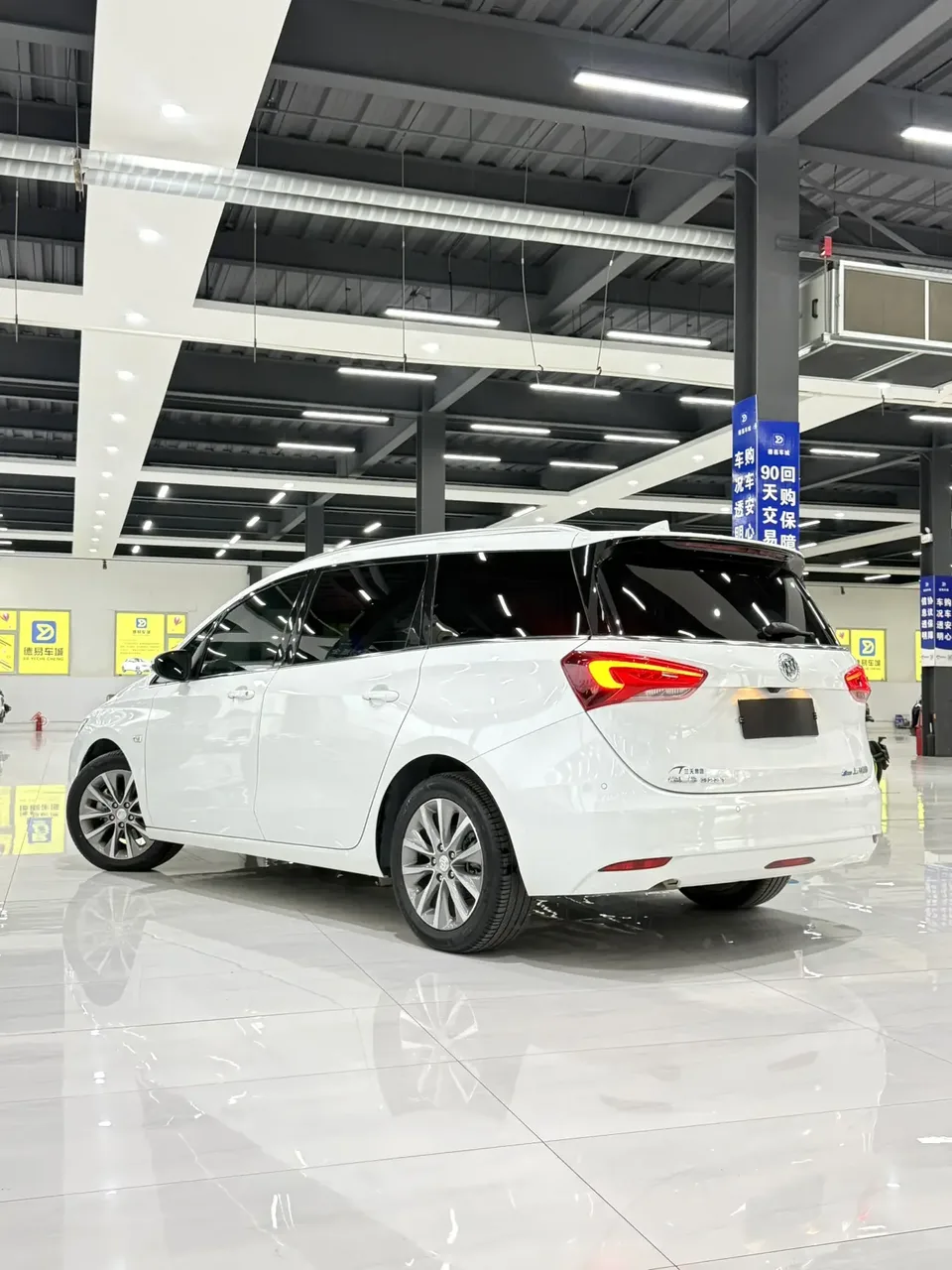 Buick GL6 Buick GL6 2021 323T mild hybrid interconnected premium model 2023 — миниатюра 4