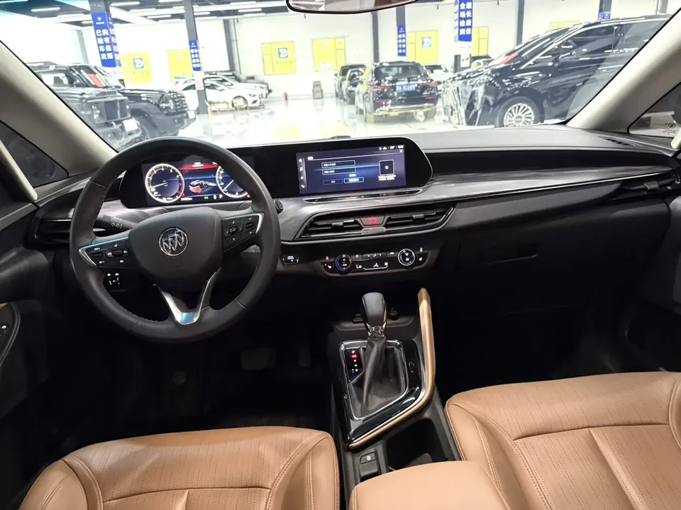 Buick GL6 Buick GL6 2021 323T mild hybrid interconnected premium model 2023 — миниатюра 5