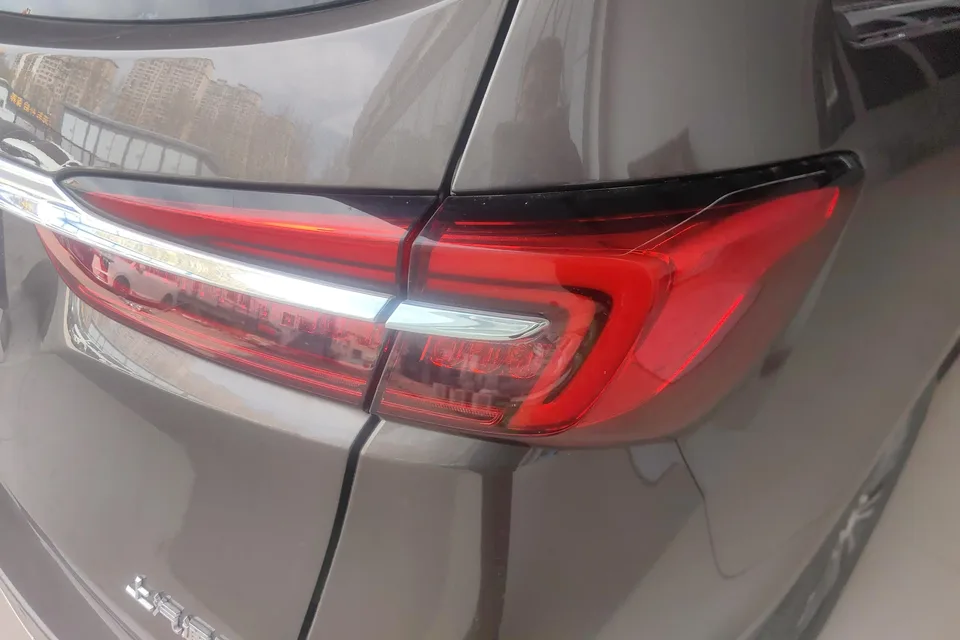 Buick GL8 GL8 2023 Land Business Class 2.0T Luxury Edition 2023 — thumbnail 2