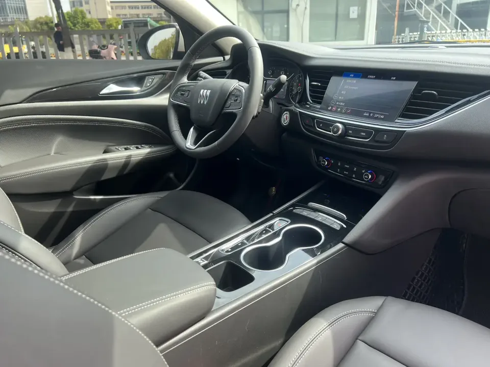 Buick Majesty Regal 2024 25T Super Edition 2024 — миниатюра 4