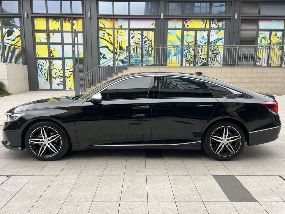 Honda Inspire 2022 Insignia 260TURBO Fine Edition 2023 — миниатюра 3