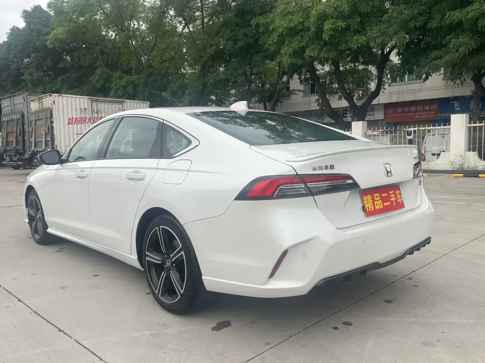 Honda Inspire Insignia 2025 260TURBO Fine Edition 2025 — миниатюра 2