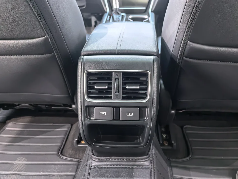 Honda Accord Accord 2022 260TURBO Deluxe Edition 2023 — миниатюра 4