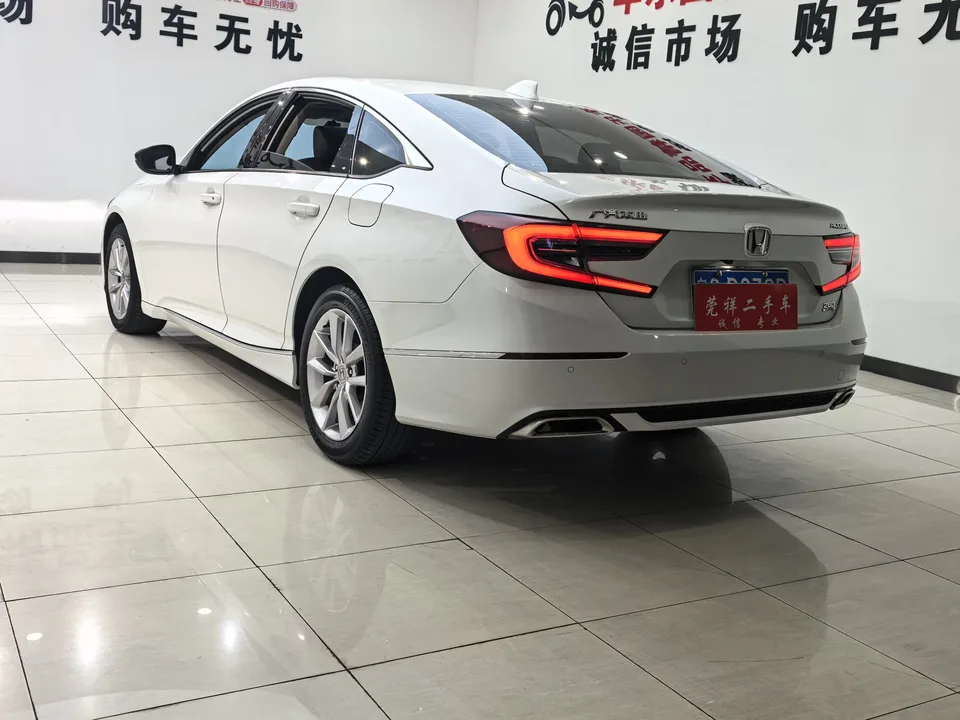 Honda Accord Accord 2022 260TURBO Deluxe Edition 2023 — миниатюра 5