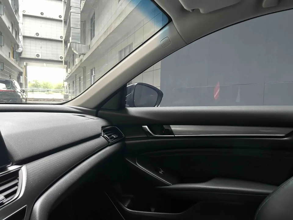 Honda Accord Accord 2022 260TURBO Deluxe Edition 2022 — миниатюра 3