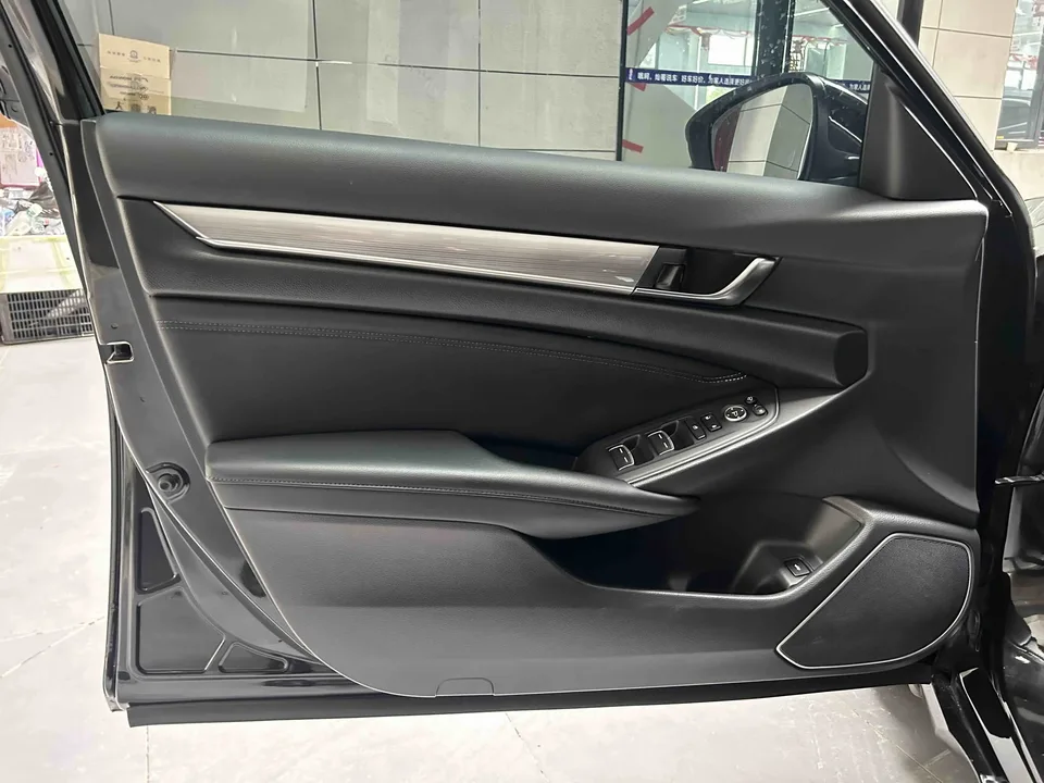 Honda Accord Accord 2022 260TURBO Deluxe Edition 2022 — миниатюра 4