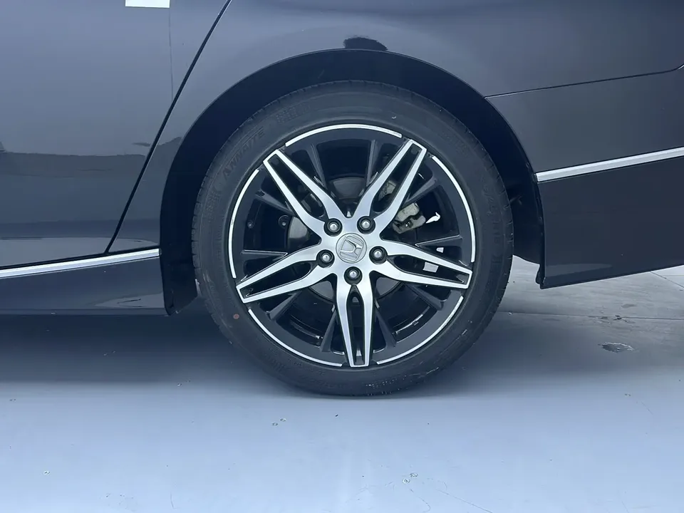 Honda Accord 2022 Accord 260TURBO Fantasy Night Premium Edition 2022 — миниатюра 5