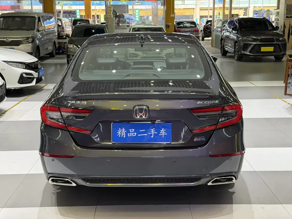 Honda Accord Accord 2022 260TURBO Deluxe Edition 2023 — миниатюра 2