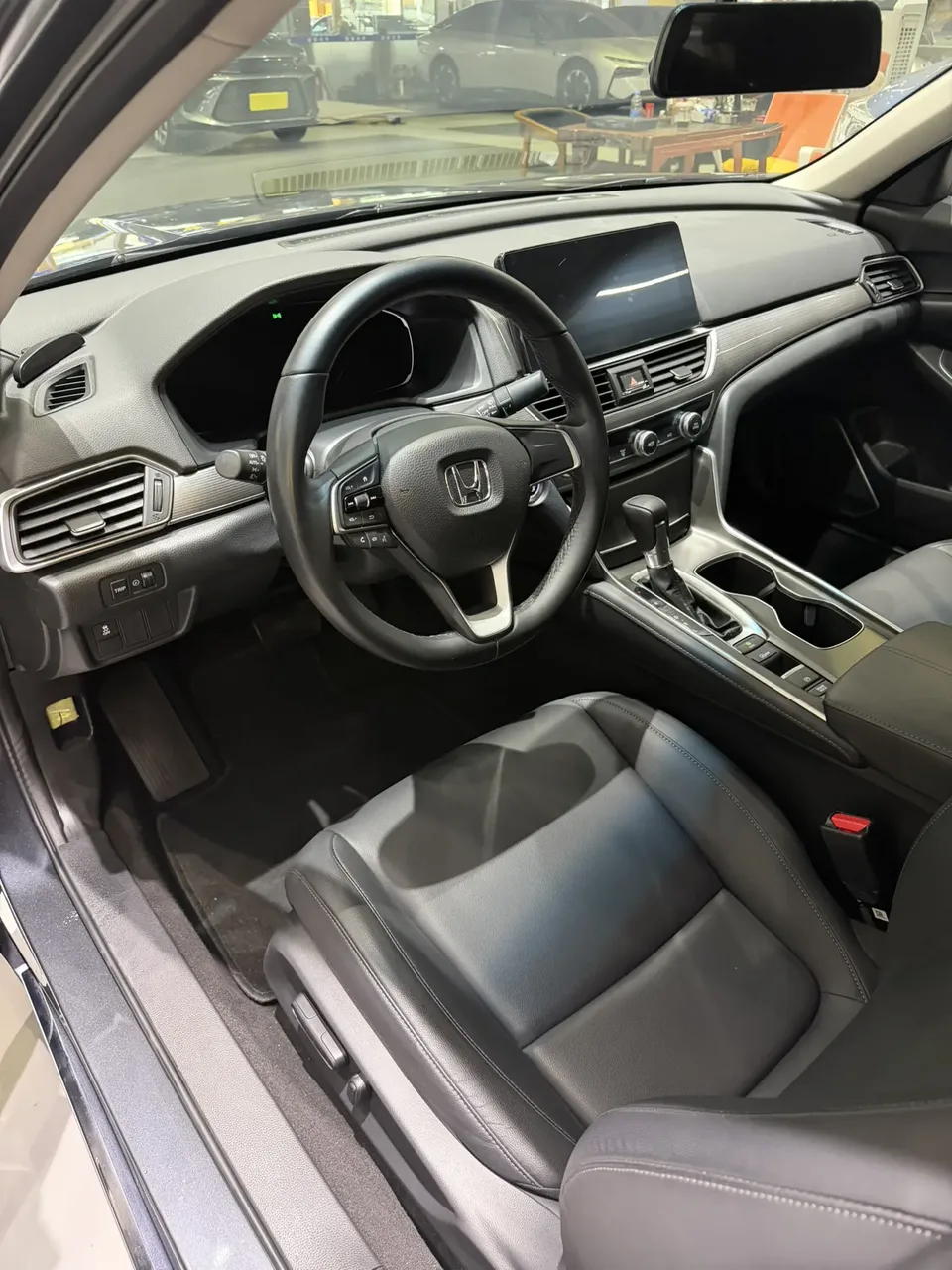 Honda Accord Accord 2022 260TURBO Deluxe Edition 2023 — миниатюра 4